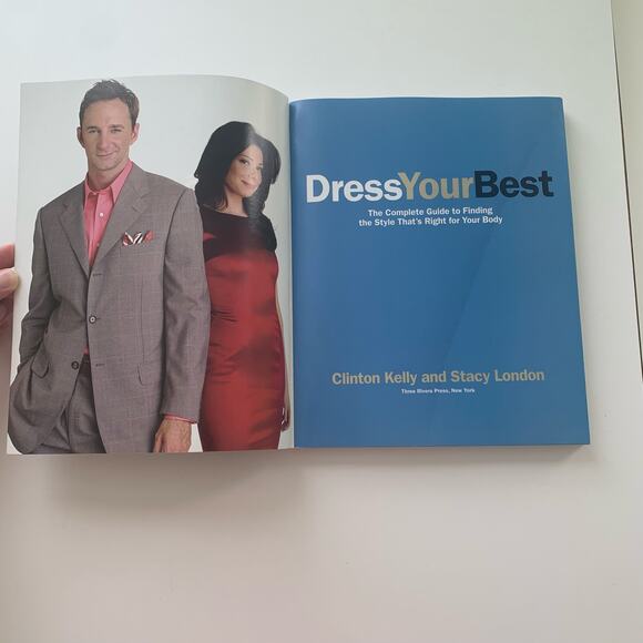 Dress Your Best: Complete Guide to Finding the Style That's Right for Your Body - Picture 4 of 4